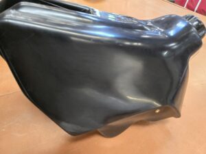 XR650R (ALL) 4.3 GAL. #11406 BLEMISH - Image 2